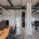 Desks and glass partitions 