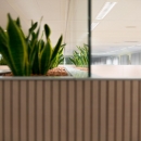 Detail of the single glass demountabel wall