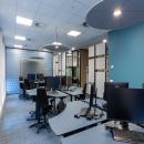 Closed partition wall with enclosed cabinet