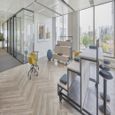 Meeting room with double glass partition at BDO Eindhoven