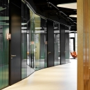 Circular-setting of a  single glass partition