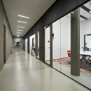 Classroom with single glass partition at Mindlabs Tilburg.
