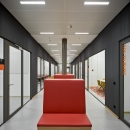 Classroom with single glass partition at Mindlabs Tilburg.