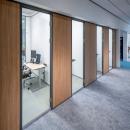 Concentration rooms with iQ-Pro closed partition with wood structure melamine panels