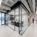 Single glass partitions at Nikhef Amsterdam