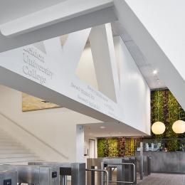 Entrance at Leiden University College The Hague