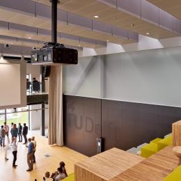 7 meter high glass wall at Pulse Delft