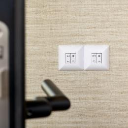 Controlswitches for the blinds included in the partitions