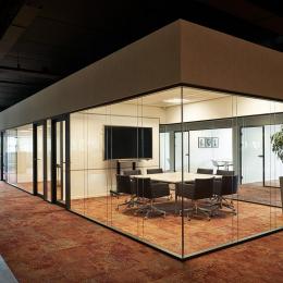 Double glass free standing office unit