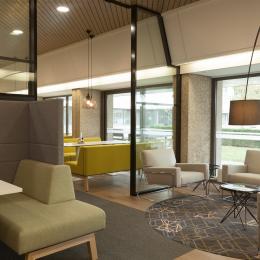 Seperation wall with large glass sliding doors