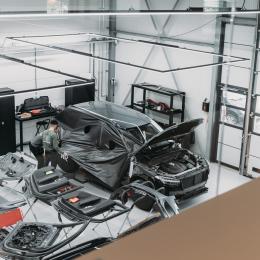 Man at work at Wraptor in Nootdorp