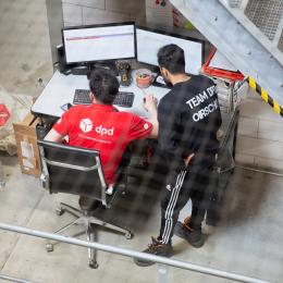 Employees in the distribution hall at DPD Oirschot