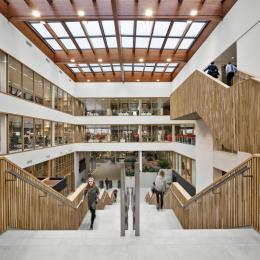 Overview of the stairs, floors and offices