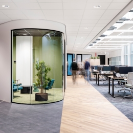 iQ Single partition with curved glass