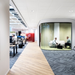 iQ Single partition with curved glass