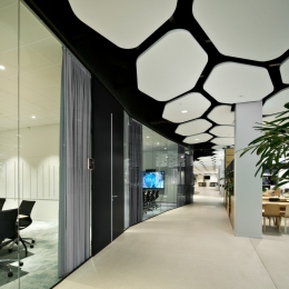 Circular-setting of a glass partition