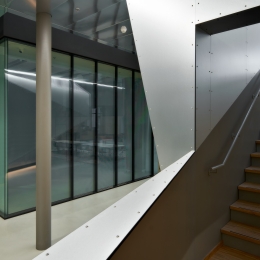 4 meter high glass partition at Mindlabs Tilburg